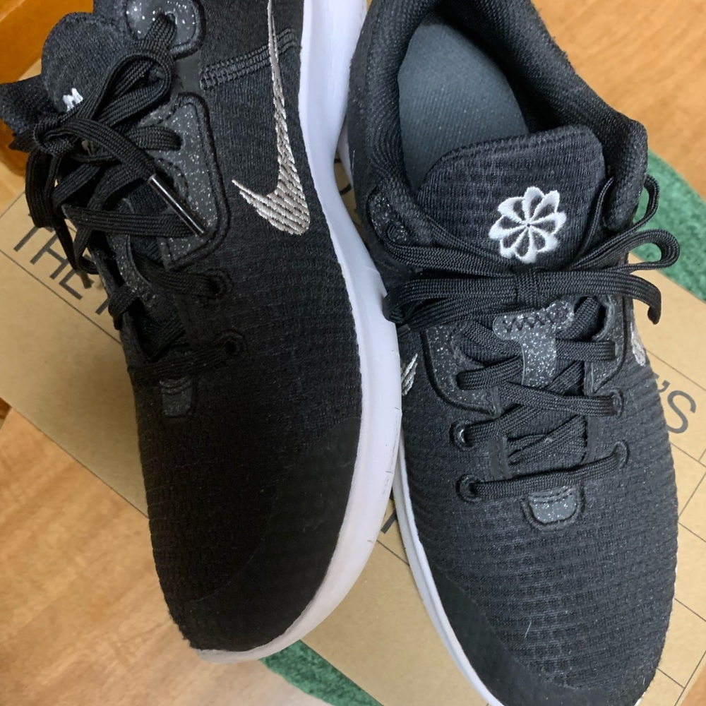 Nike Black and White Athletic Shoes